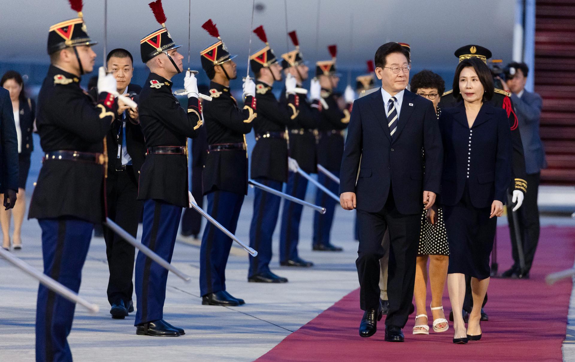 Korean President Lee arrives in Paris for summit with Macron
