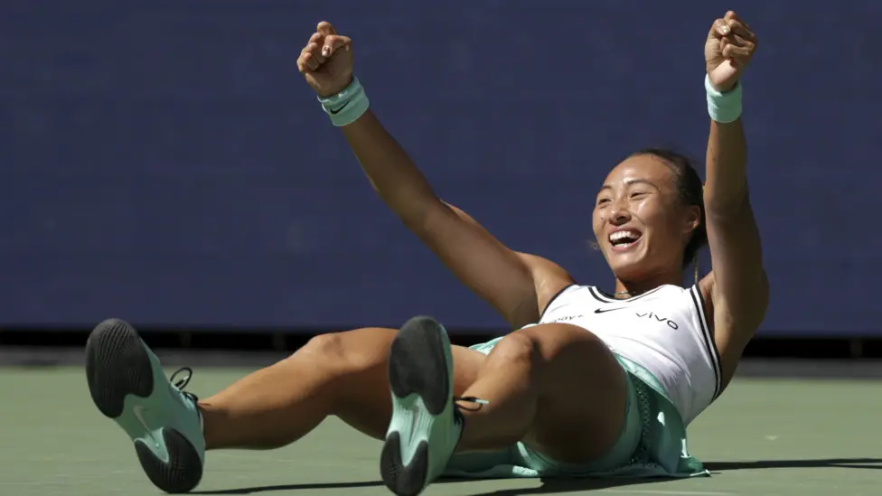 Zheng wins set from 5-0 down again to stun Swiatek