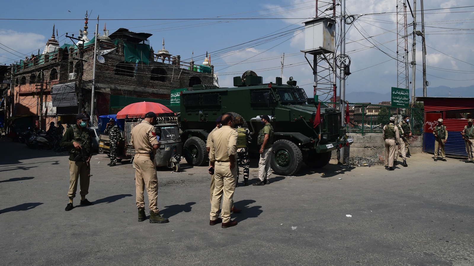 BJP drops Pulwama unit chief after police book him for extortion