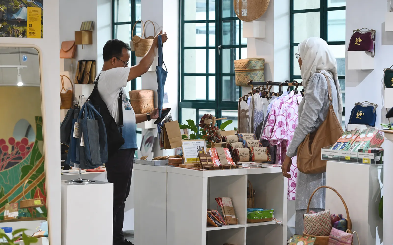 For refugee artisans, making nice things is only half the battle