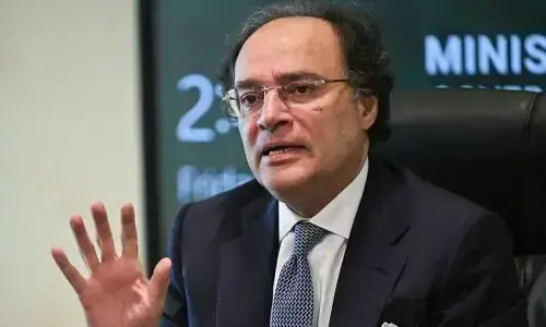 Aurangzeb reviews progress on closure of PASSCO, USC