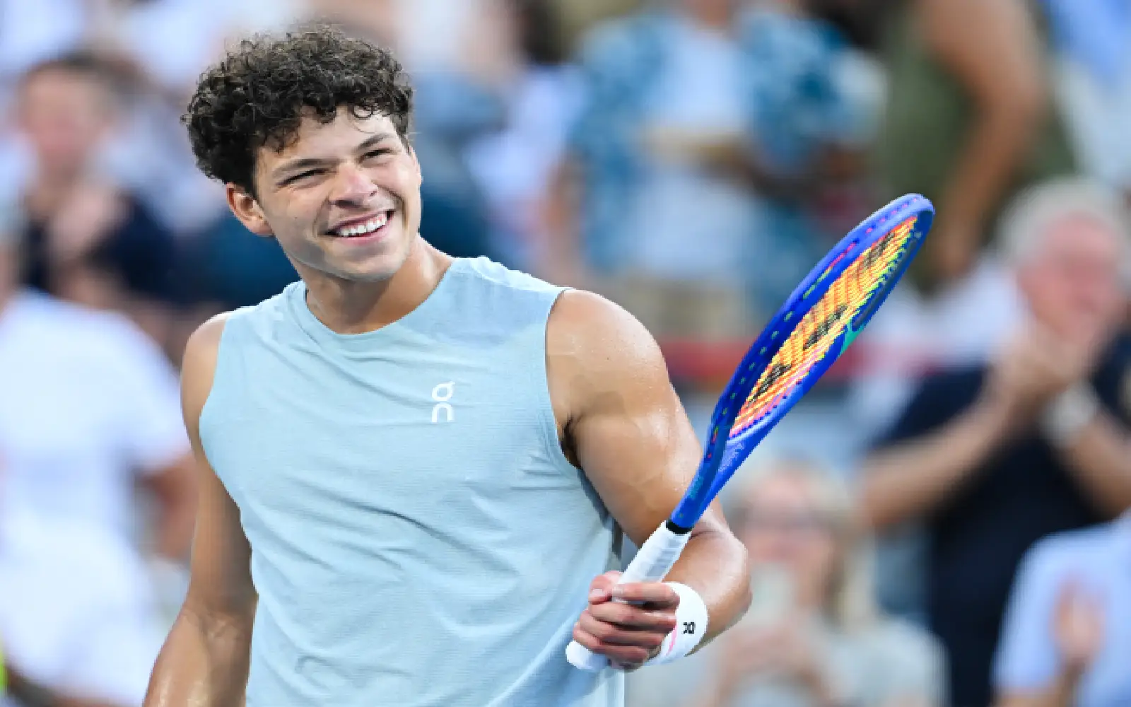Defending champion Shelton rolls into Montreal semis