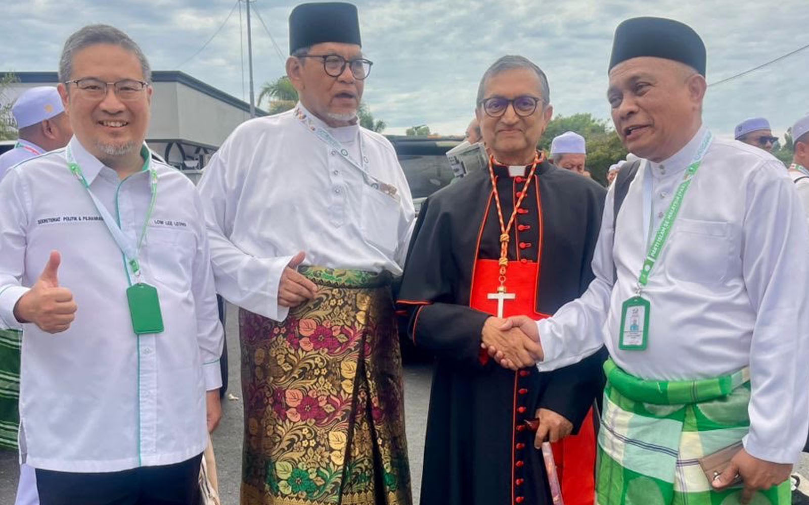 Kehadiran Kardinal Sebastian di muktamar PAS cipta detik bersejarah