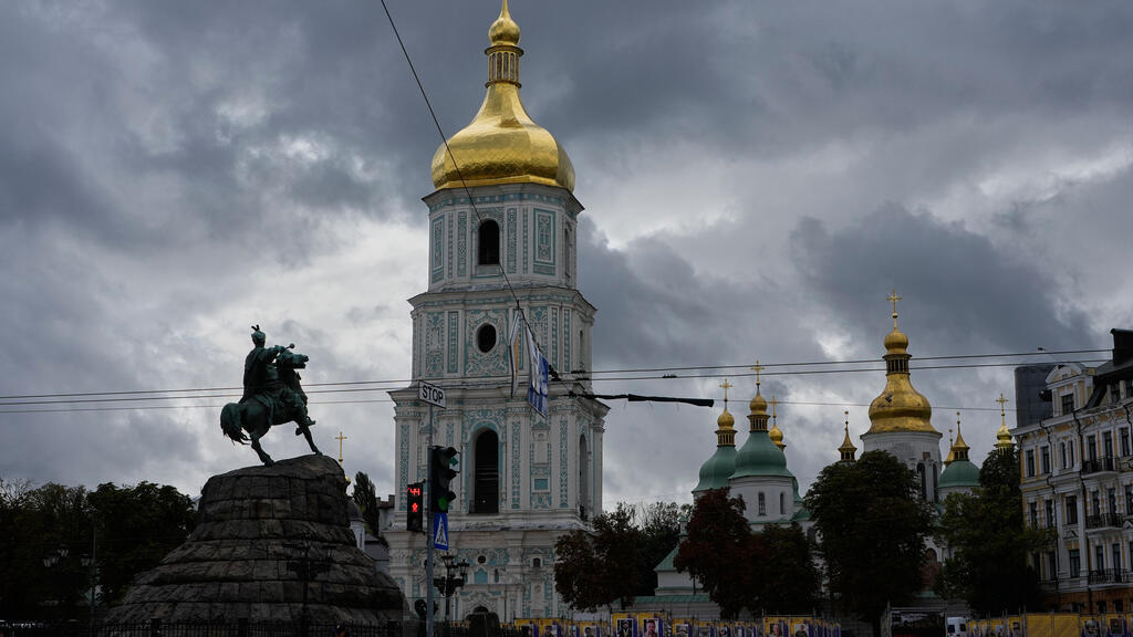 Live: Russia resumes strikes on Kyiv after three-day halt