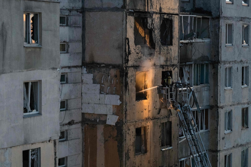 Series of blasts heard in Kyiv as Russia restarts attacks following ceasefire pause