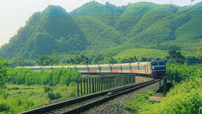 Vietnam Railways transforms into Vietnam National Railway Group