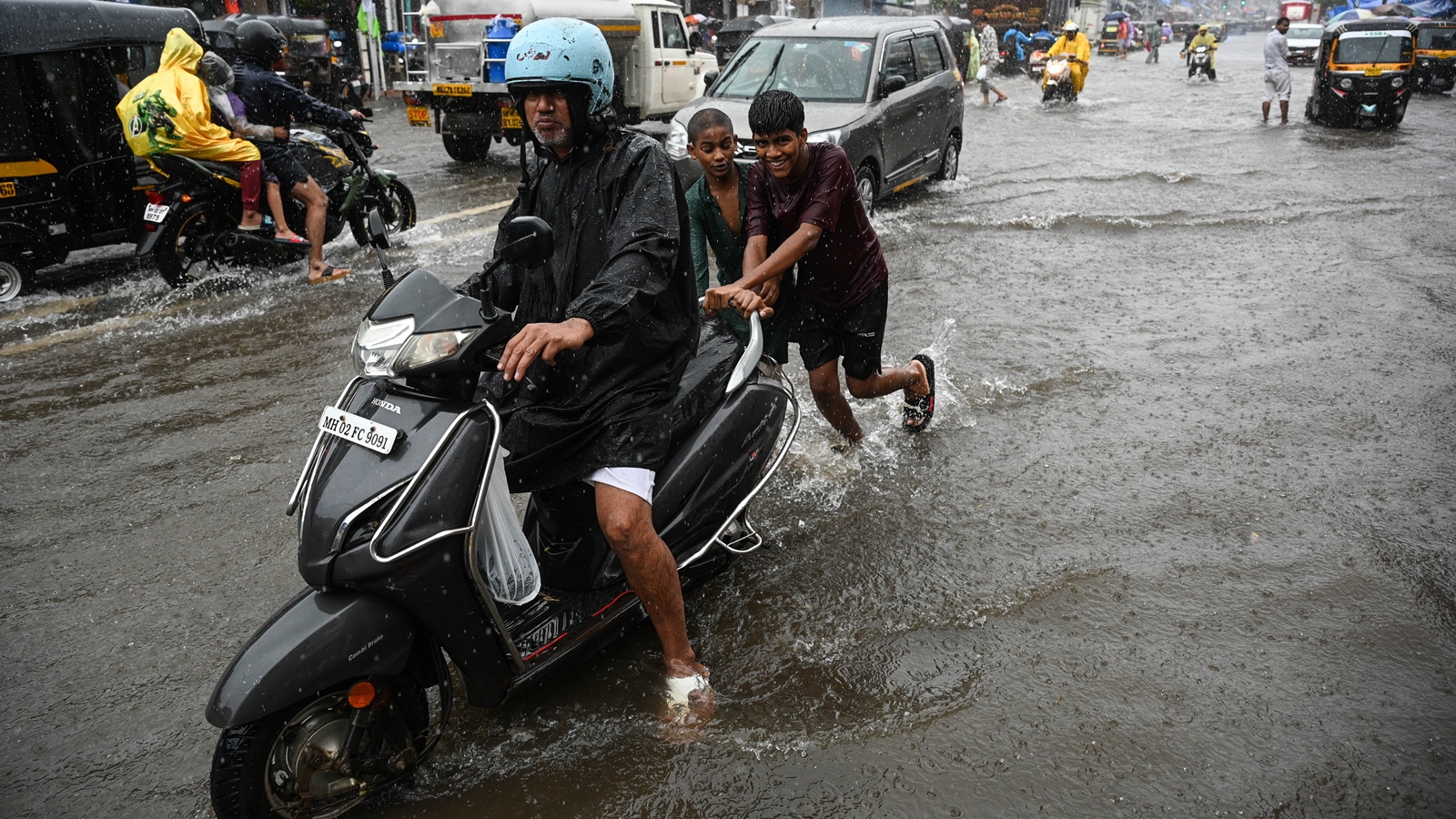 Heavy rainfall returns to Mumbai, surpasses 2000-mm mark; more showers expected today, August 12