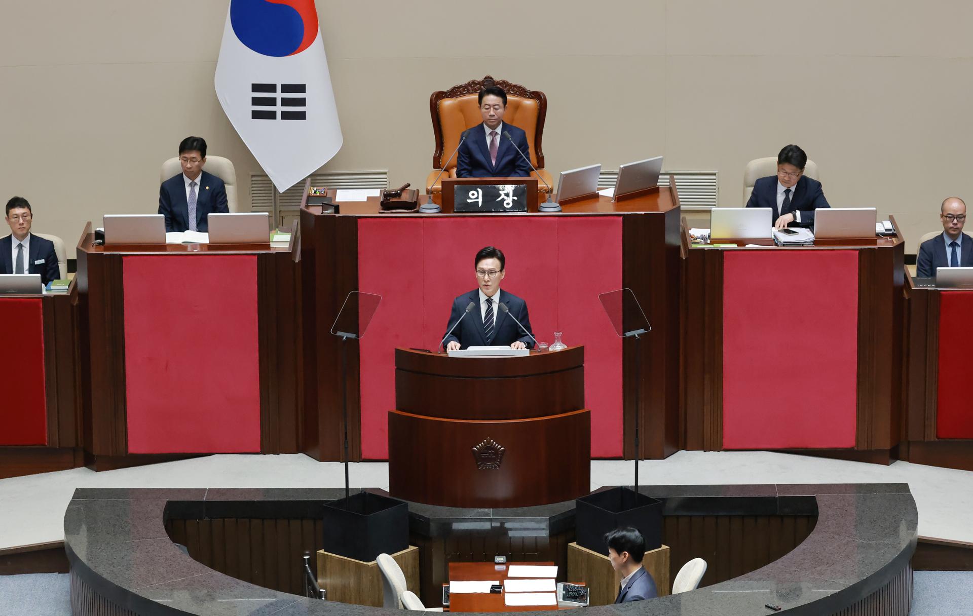 Lee must say no to 2nd term