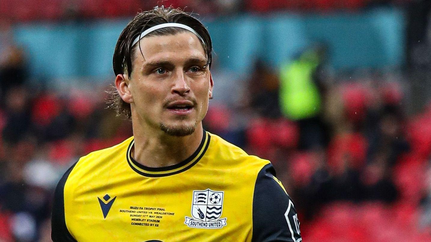 Worthing sign forward Kendall from Southend