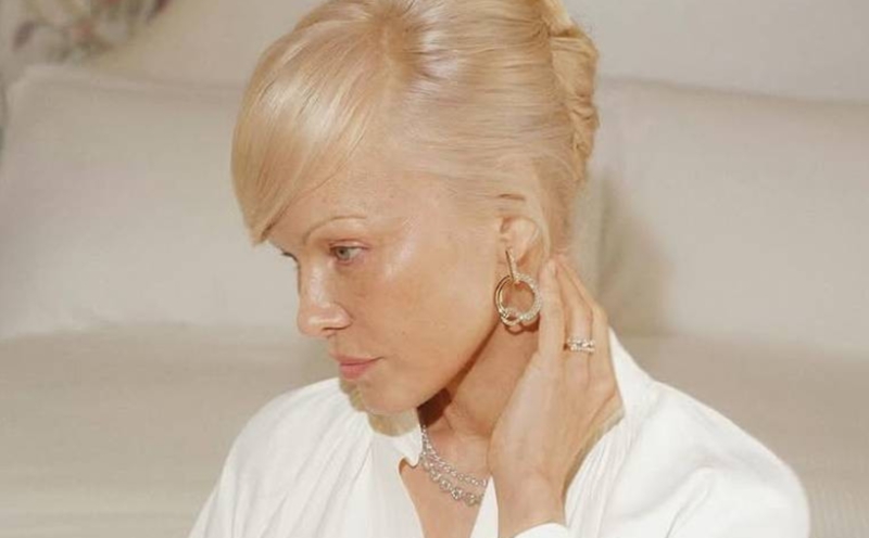 #SHOWBIZ: 'Doctors gave me 10 years to live': Pamela Anderson on hepatitis C diagnosis