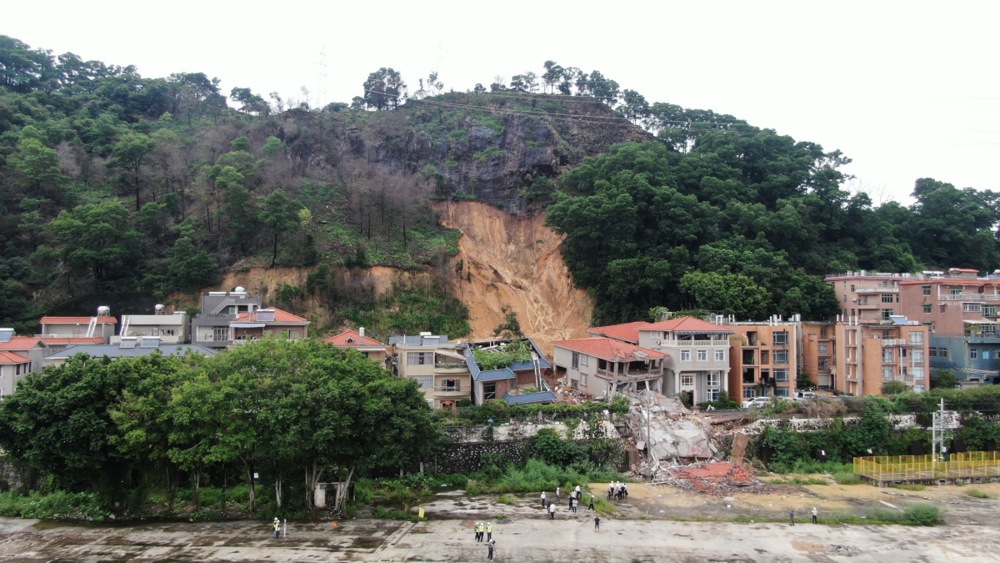 Landslides in eastern China kill 6, leave 9 missing