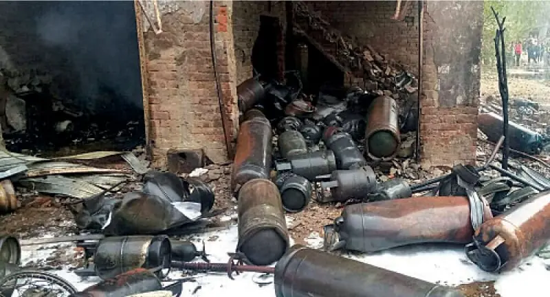 Man burnt in LPG decanting shop fire in Sargodha