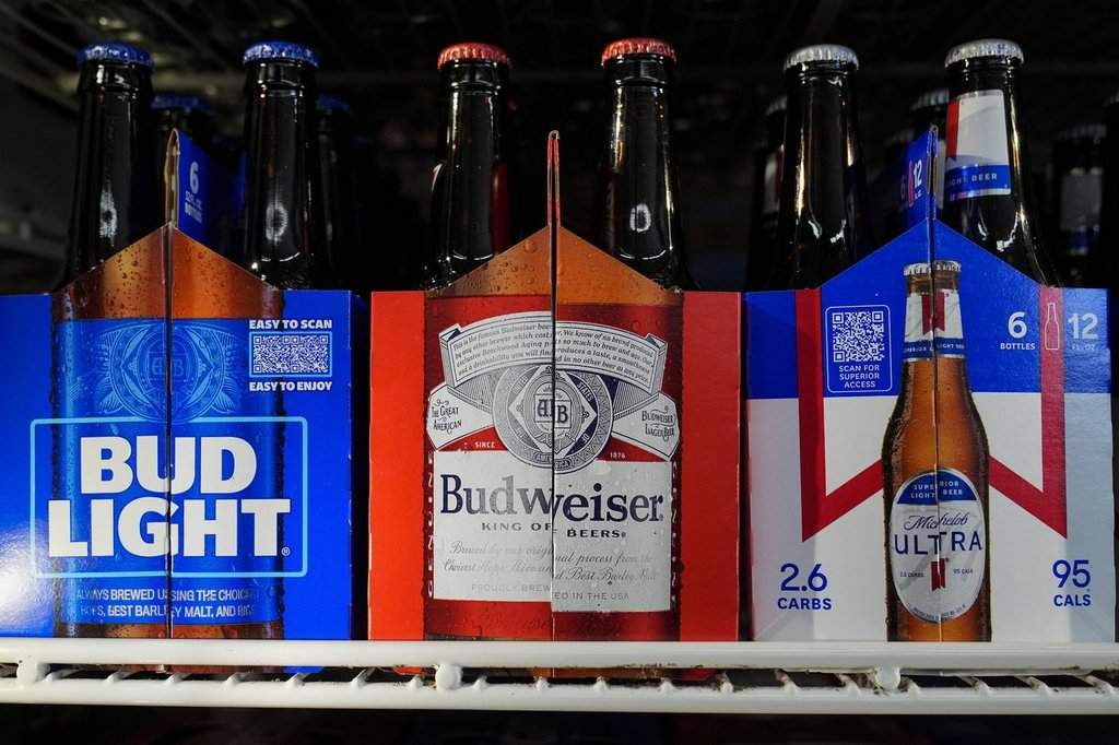 Saskatchewan tax on American liquor kicks in for retailers amid trade standoff