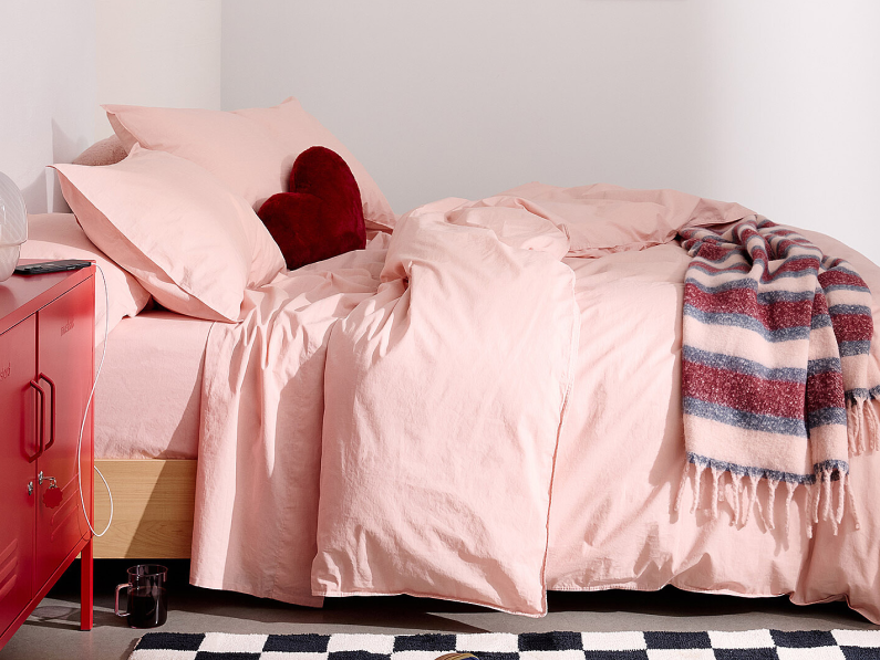 The Curator: Chic dorm room decor ideas for a stylish, study-friendly space