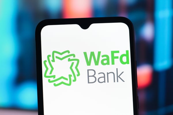 EverBank and WaFd are merging in a $3.9 billion deal to build a regional bank