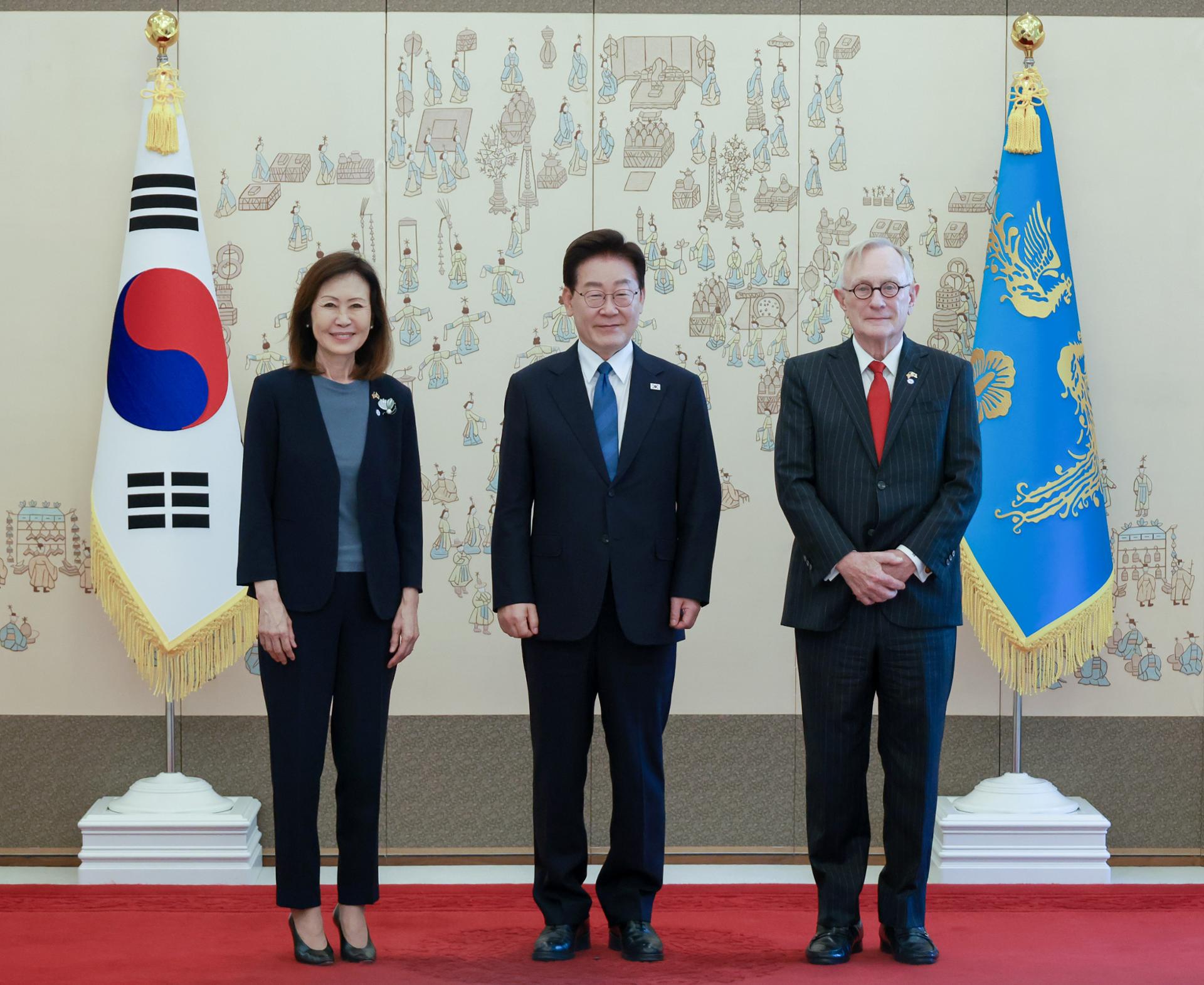 President meets new US ambassador for 1st time