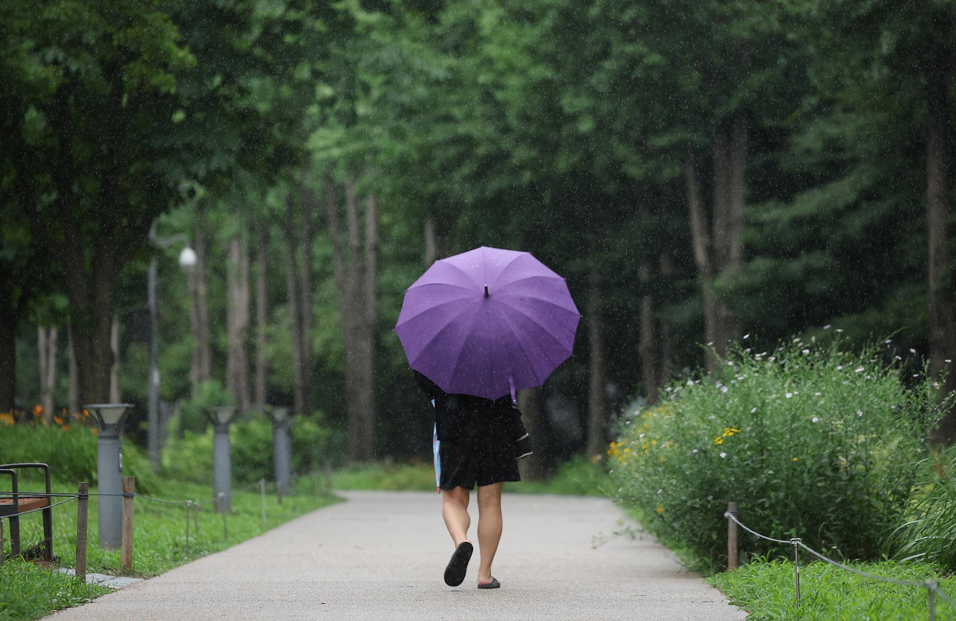 Supreme Court orders Seoul gov't to pay fee for Gyeongui Line Forest Park