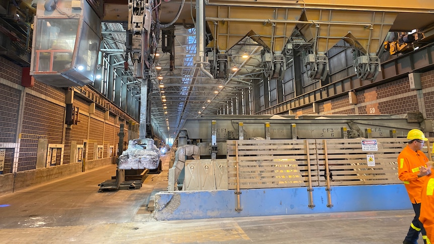 Australia's largest aluminium smelter expected to get emergency bailout
