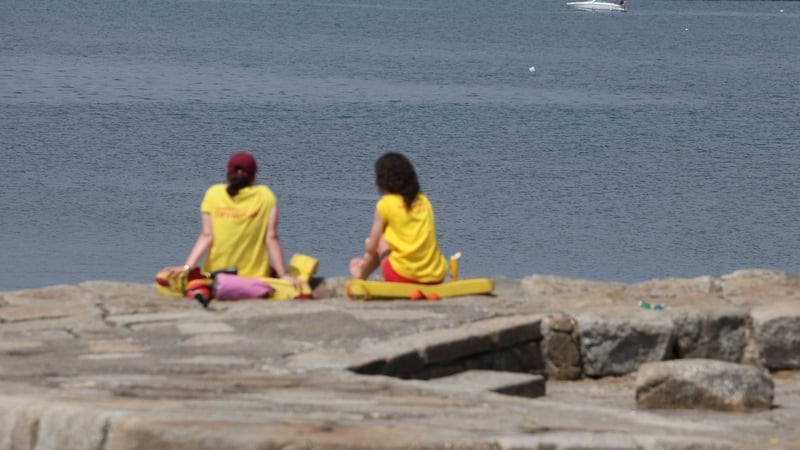 Yellow high temperature warning in effect in 13 counties