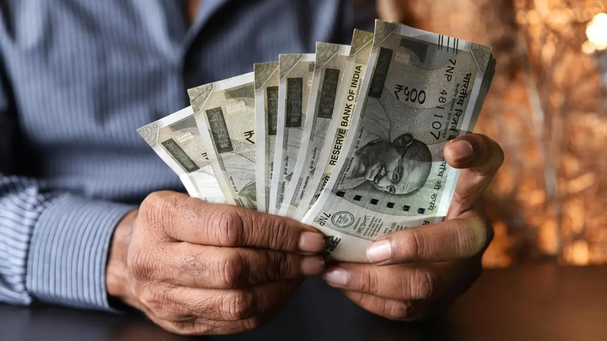 Rupee falls 6 paise to 95.42 against US dollar in early trade