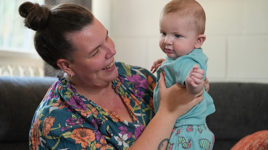 Women in Darwin forced to travel hundreds of kilometres for pregnancy scans