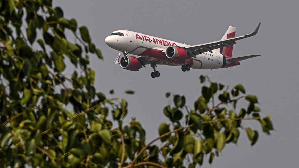 Singapore Airlines loses almost $800mn on Air India bet — with more pain forecast