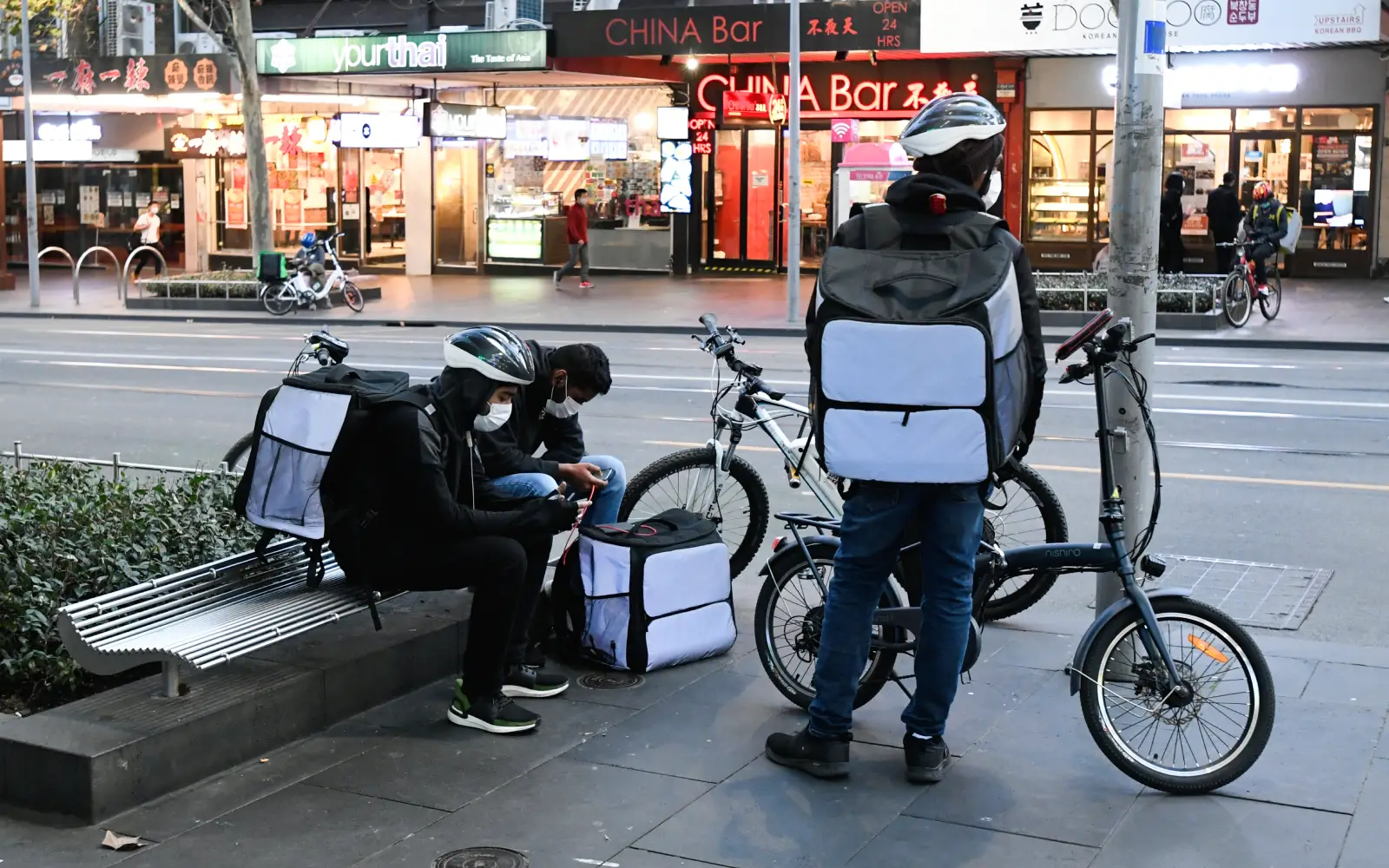 Australia sets ‘world-leading’ minimum pay rules for gig delivery workers