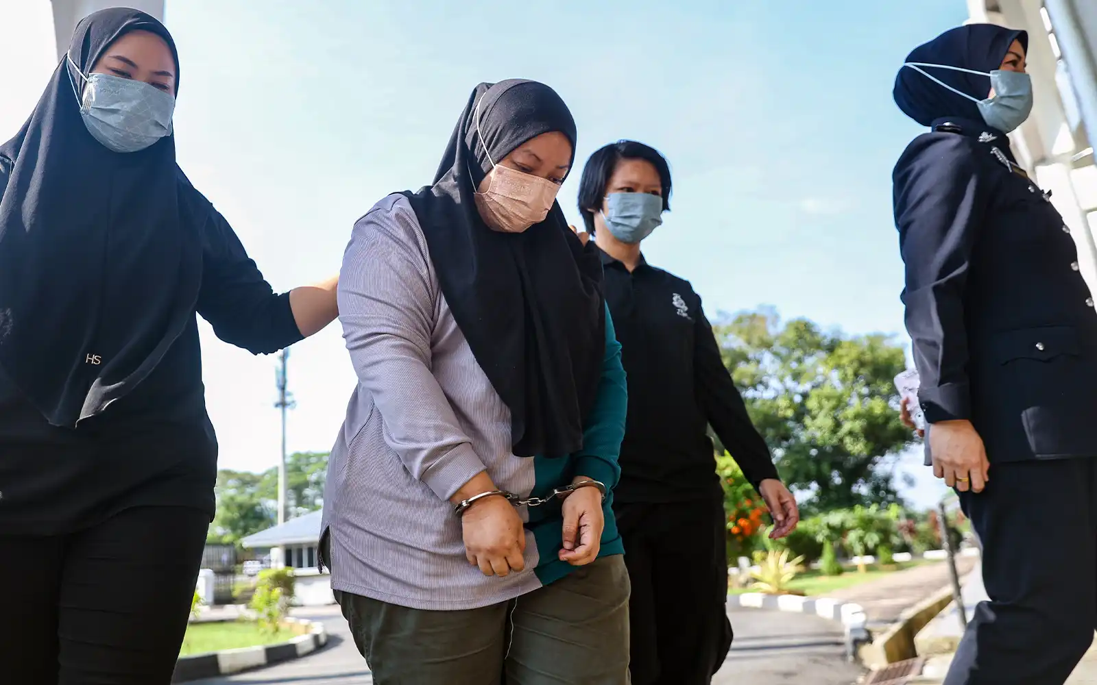 Nenek tiri didakwa bunuh cucu 16 bulan