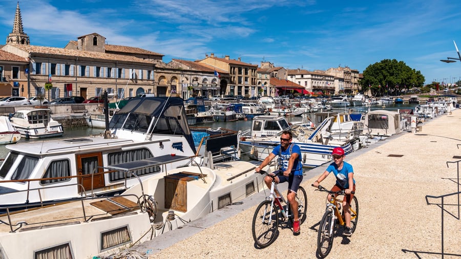 Rhône Delta in Southern France: Camargue: Cycling tour with bulls, marshland and a south-facing balcony for all