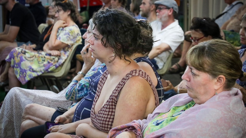 Residents call for moratorium on AI data centres at meeting in Darwin