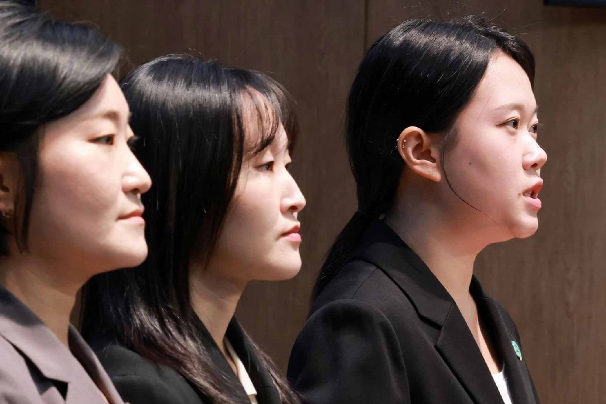 Young female political party official's visible tattoo sparks debate in Korea