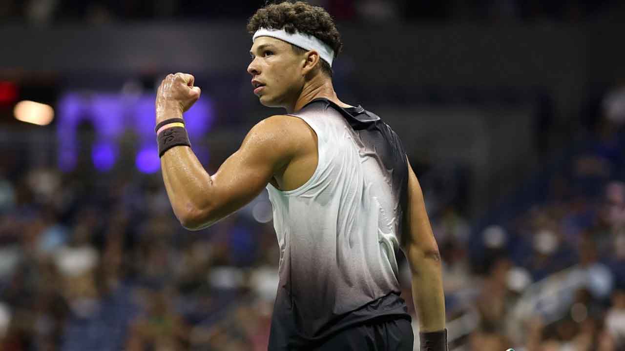 Ben Shelton stuns defending champion Carlos Alcaraz to reach US Open semis