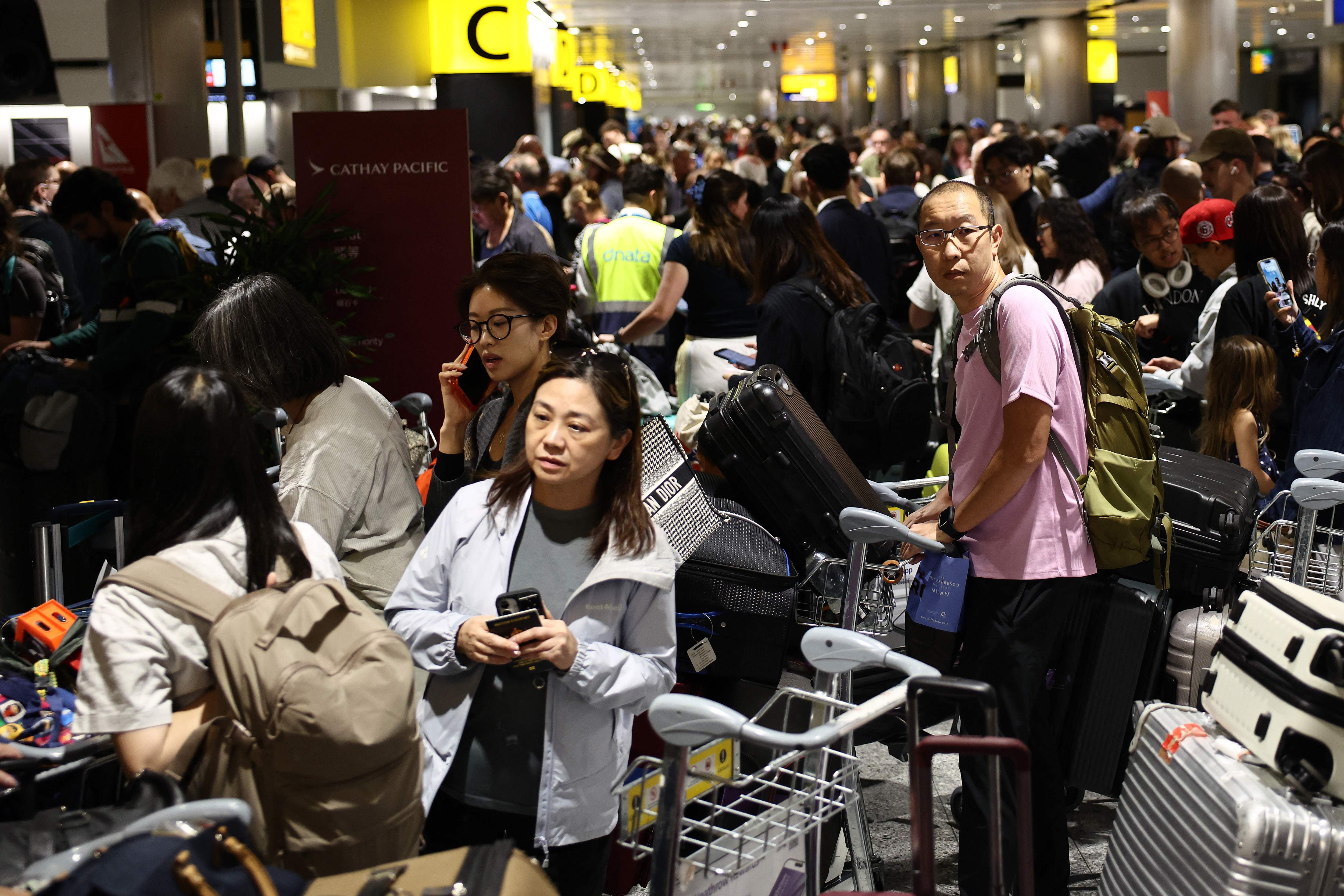 Second day of chaos at UK airports after air traffic control glitch