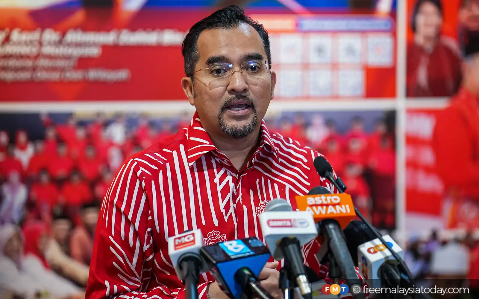 Umno accuses PH of questioning Agong’s power to grant pardons