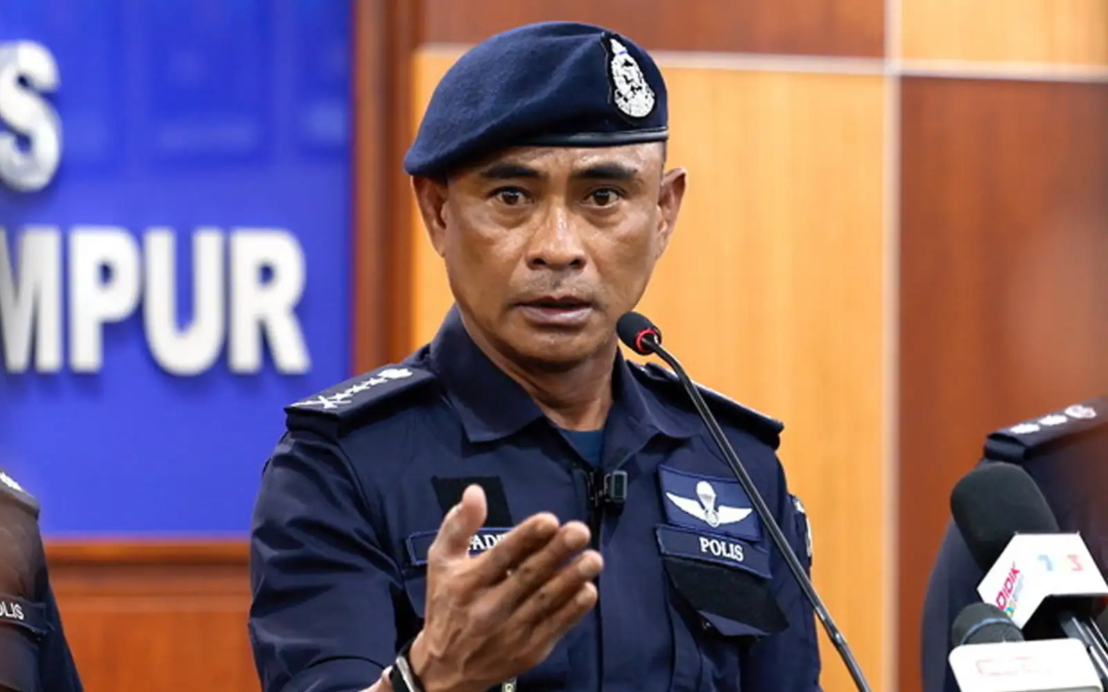 Cops nab 5 Chinese nationals linked to housebreaking syndicate