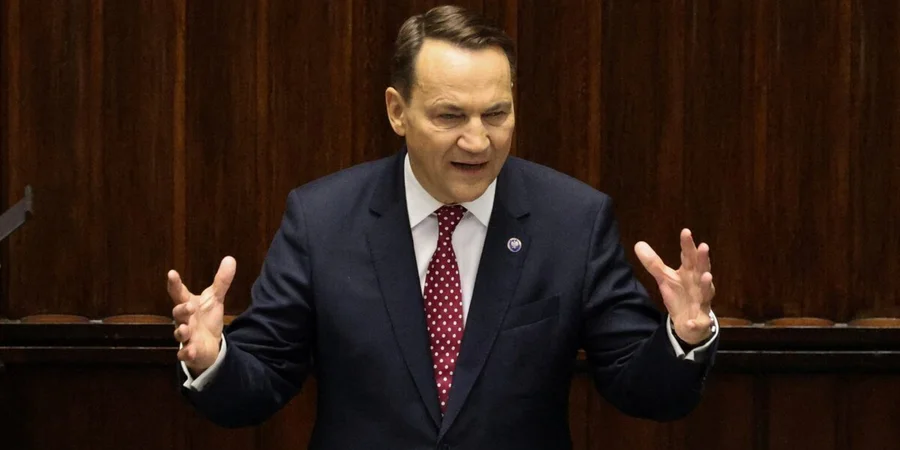 Russian strikes on Kyiv mimic Hitler's futile 1944 London terror - Polish FM