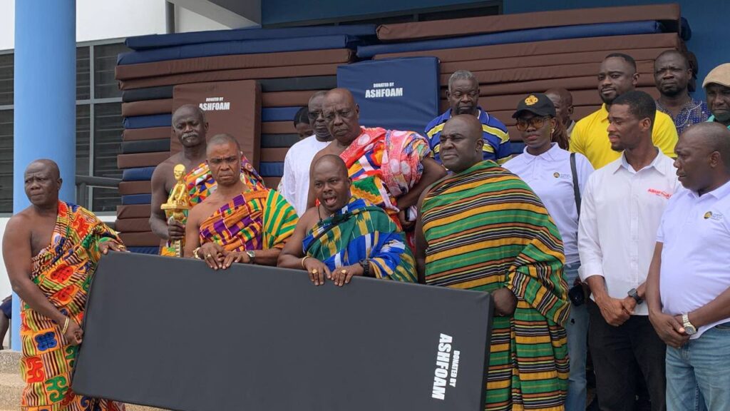 Asantehene’s alma mater Sefwi Wiawso SHS receives 600 mattresses from Otumfuo Osei Tutu II Foundation