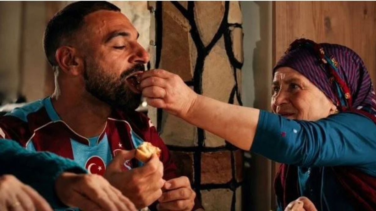 Turkish woman from Mohamed Salah’s Trabzonspor ad shares behind-the-scenes story