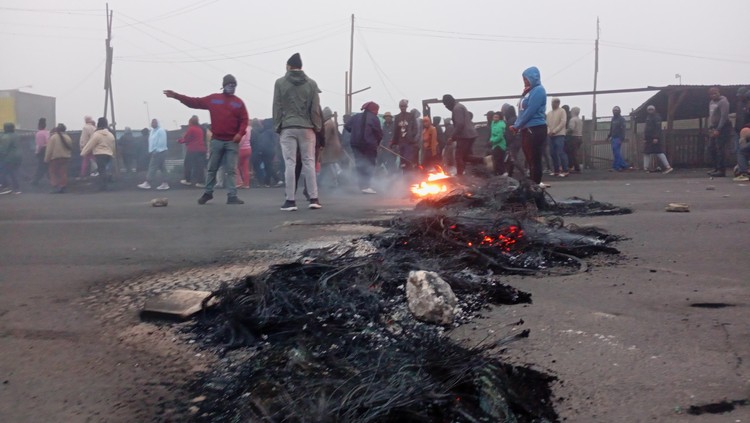 Protesters block Cape Town roads, demanding electricity