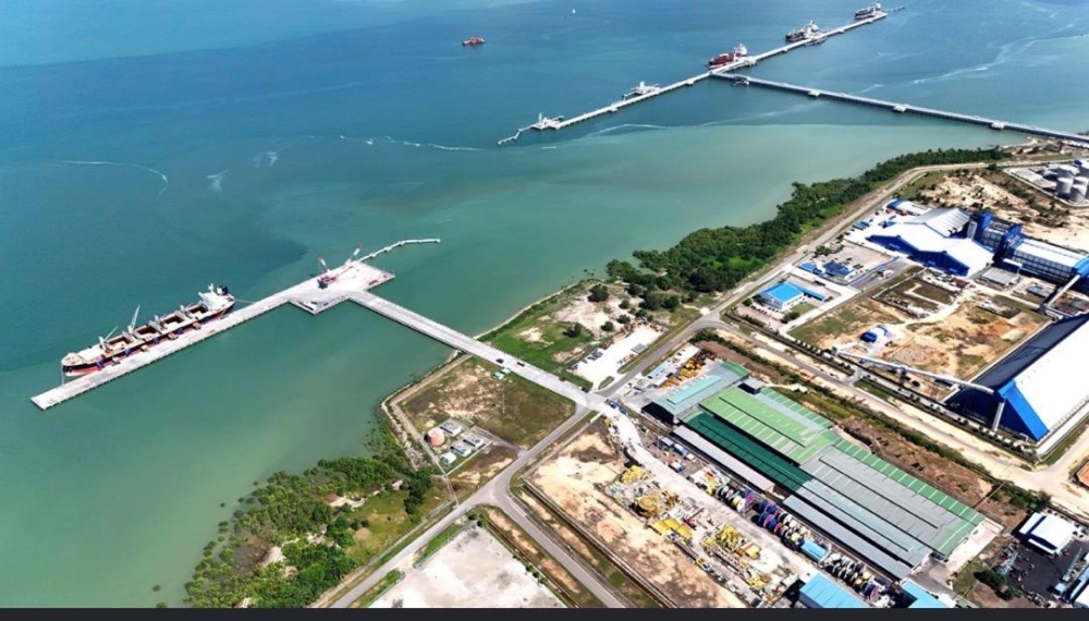 Maritime expert: Port businesses hit hard by uncertainty over commingled oil tax