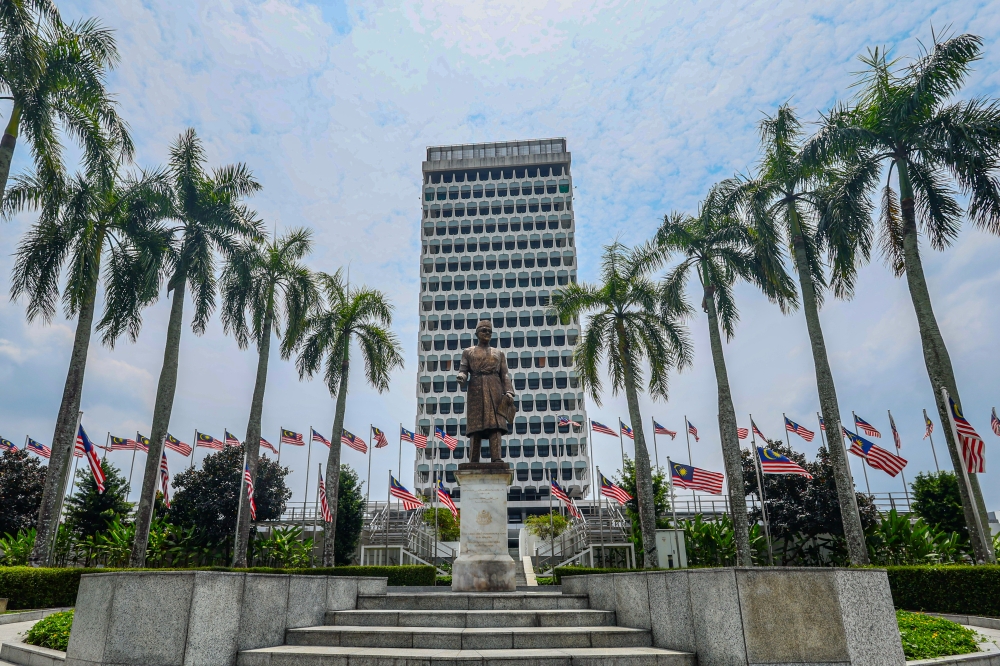 The sheer fallacy of aggregating numbers as power: The weakness of the Hadi-led PAS discourse — Phar Kim Beng