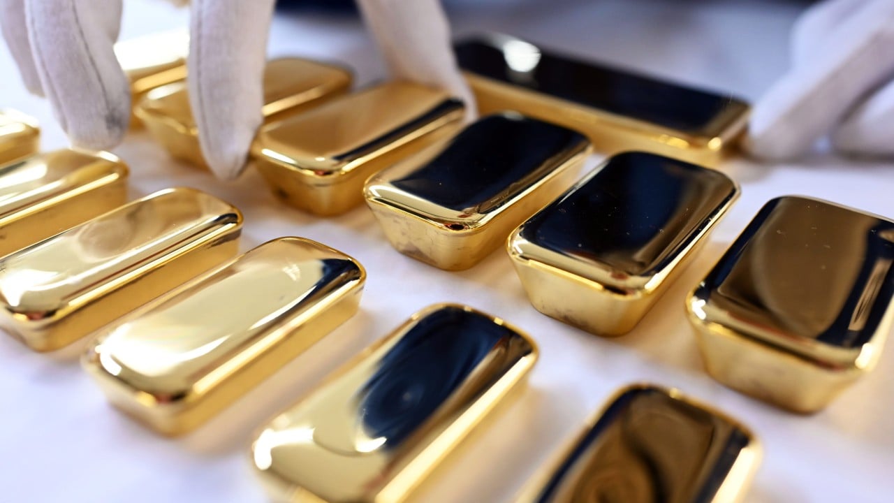Fed policy outweighs geopolitical risks, China purchases as gold forecasts retreat: survey
