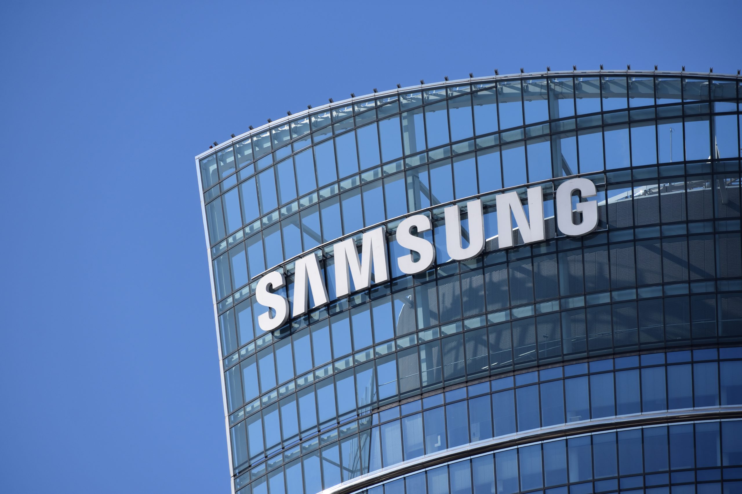 Temasek investment report lifts Samsung, SK hynix shares