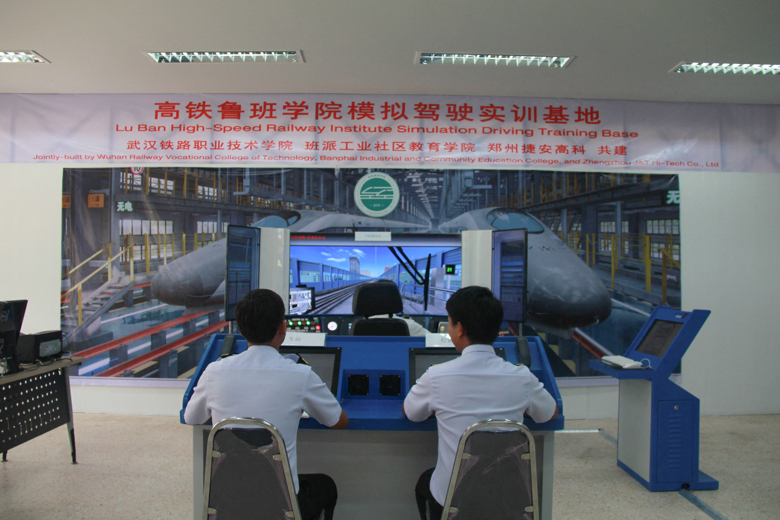 ‘Basic’ Chinese knowledge sharing dims Thai rail job prospects