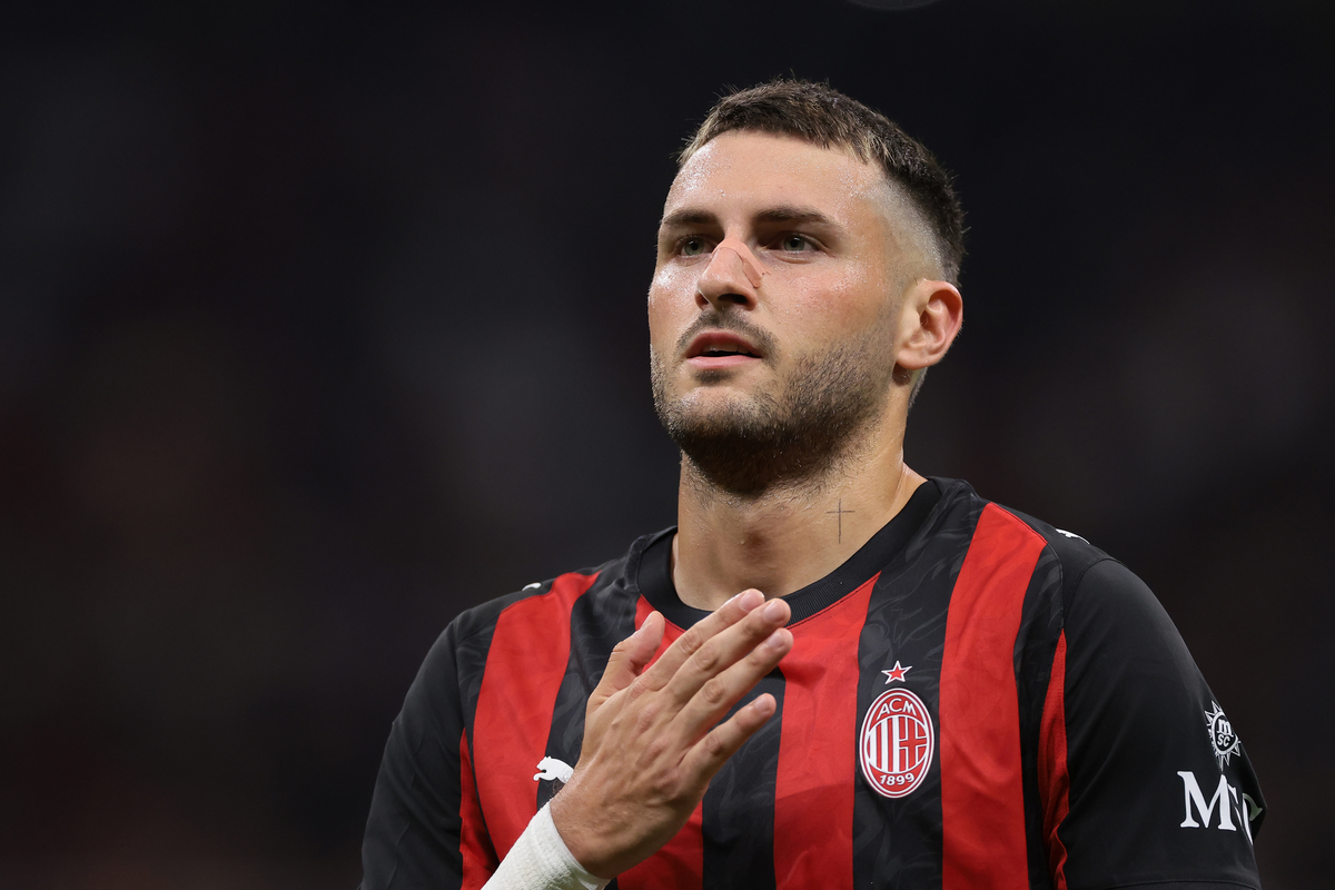 Giménez agrees to Porto move as Milan hold out over the details