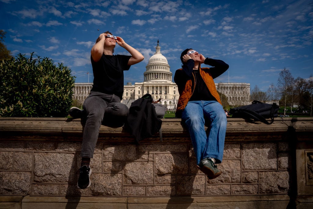 Solar Eclipse 2026 livestreams: How to watch safely tonight without glasses