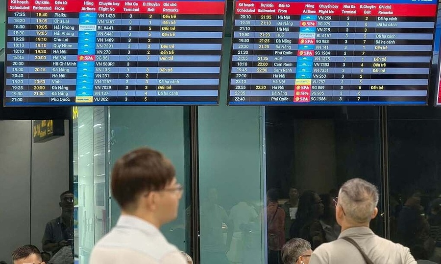 More than 100 flights disrupted as drones shut Vietnam's busiest airport for 2 hours