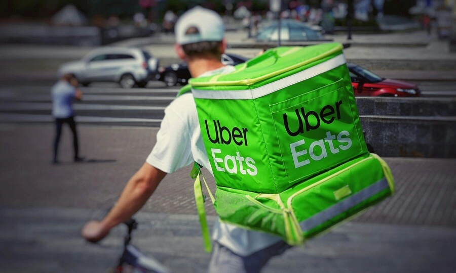 Australia sets 'world-leading' wage and insurance rules for gig delivery workers