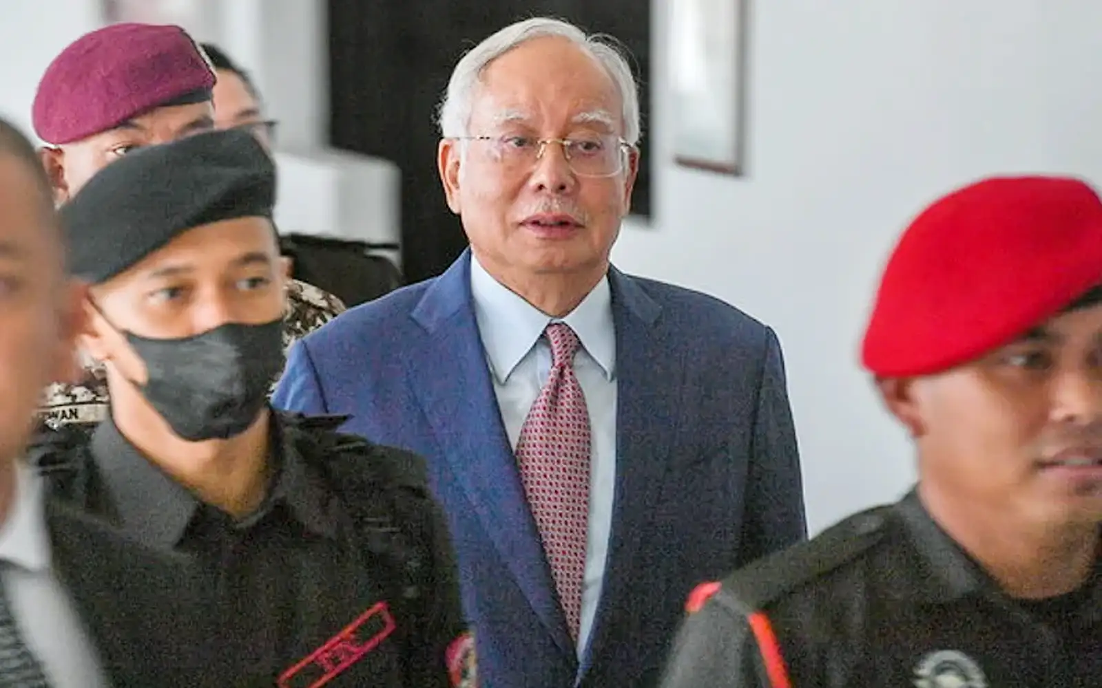 Najib’s lawyer raises 109 objections to ex-1MDB CEO’s witness statement