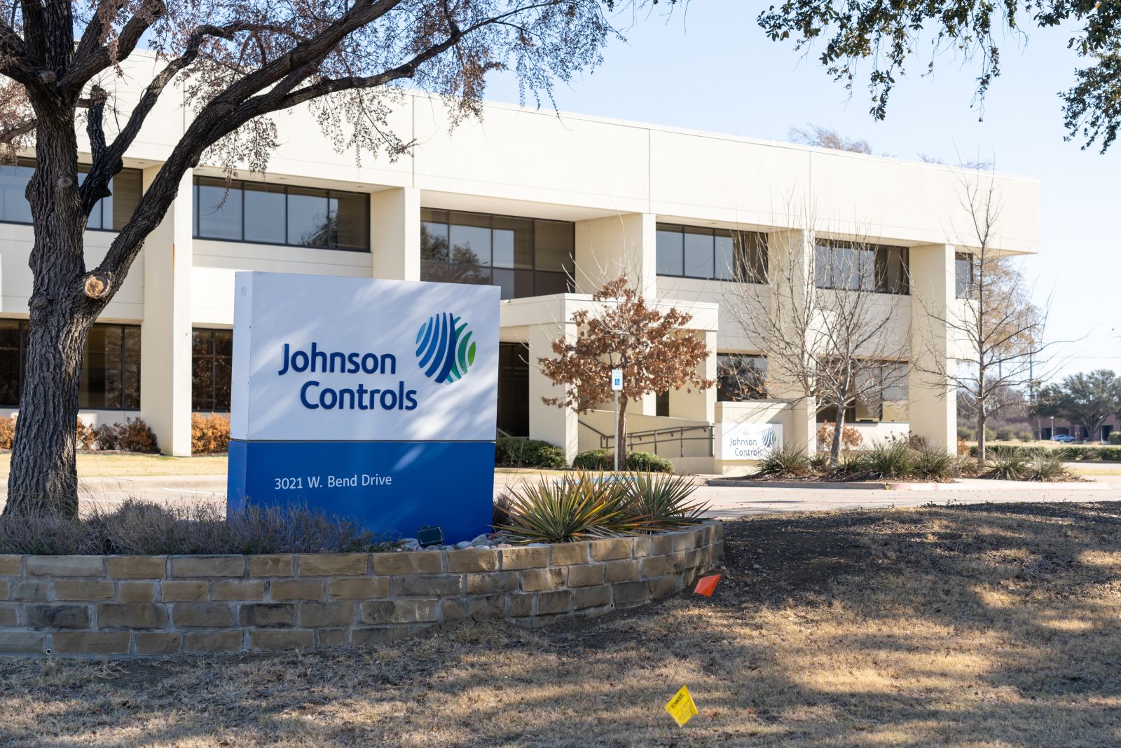 How Is Johnson Controls' Stock Performance Compared to Other Building Products & Equipment Stocks?